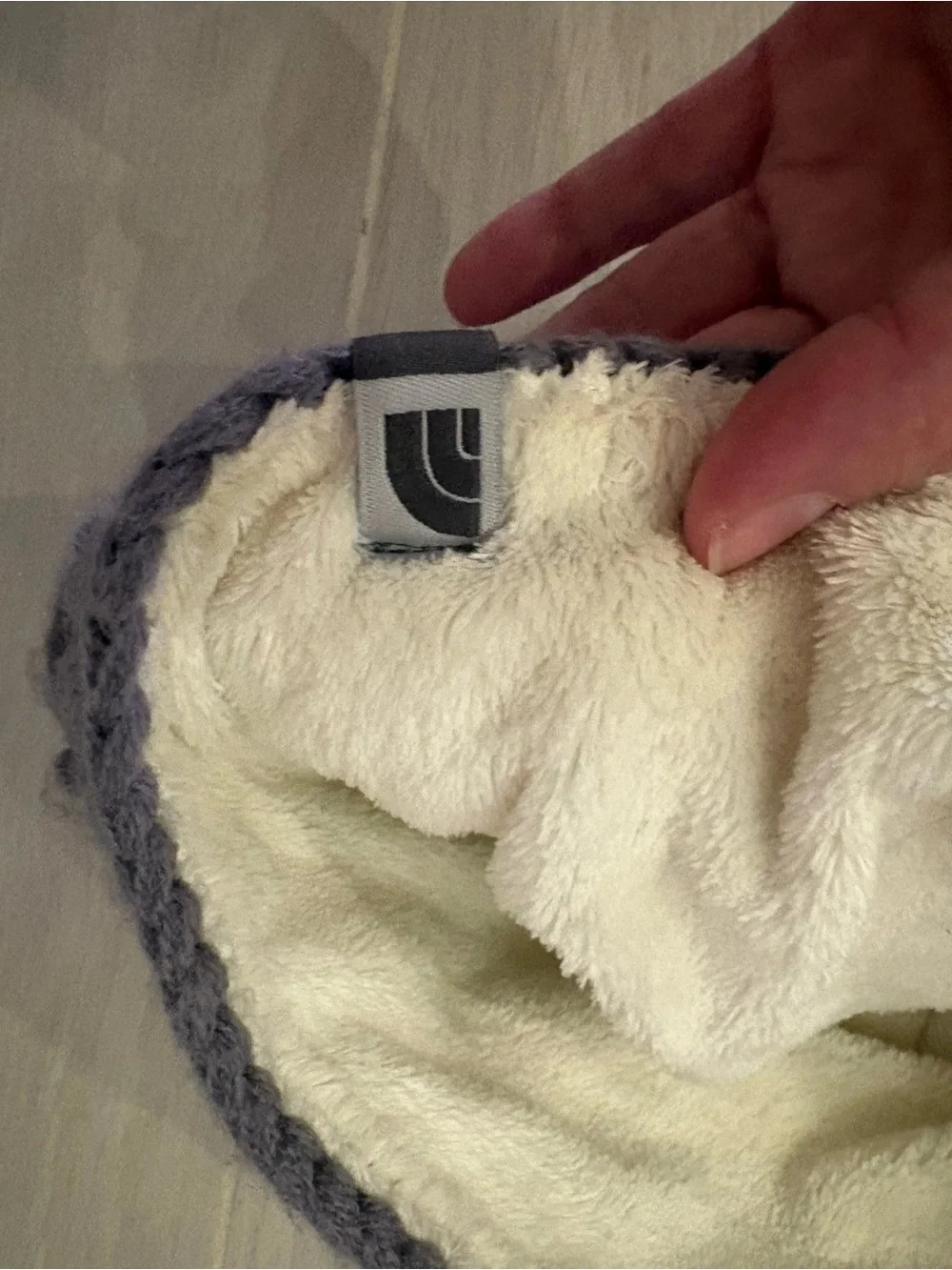 Cute North Facw Chunky Knit Beanie in Lavender Gray and Cream